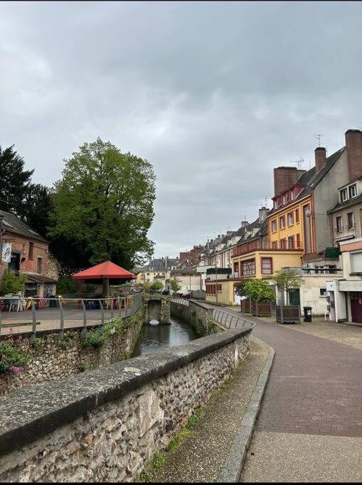 Apt Evreux 900M De La Gare Esterno foto